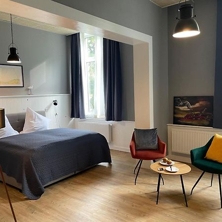 Hotel Alte Navigationsschule Rhauderfehn Extérieur photo