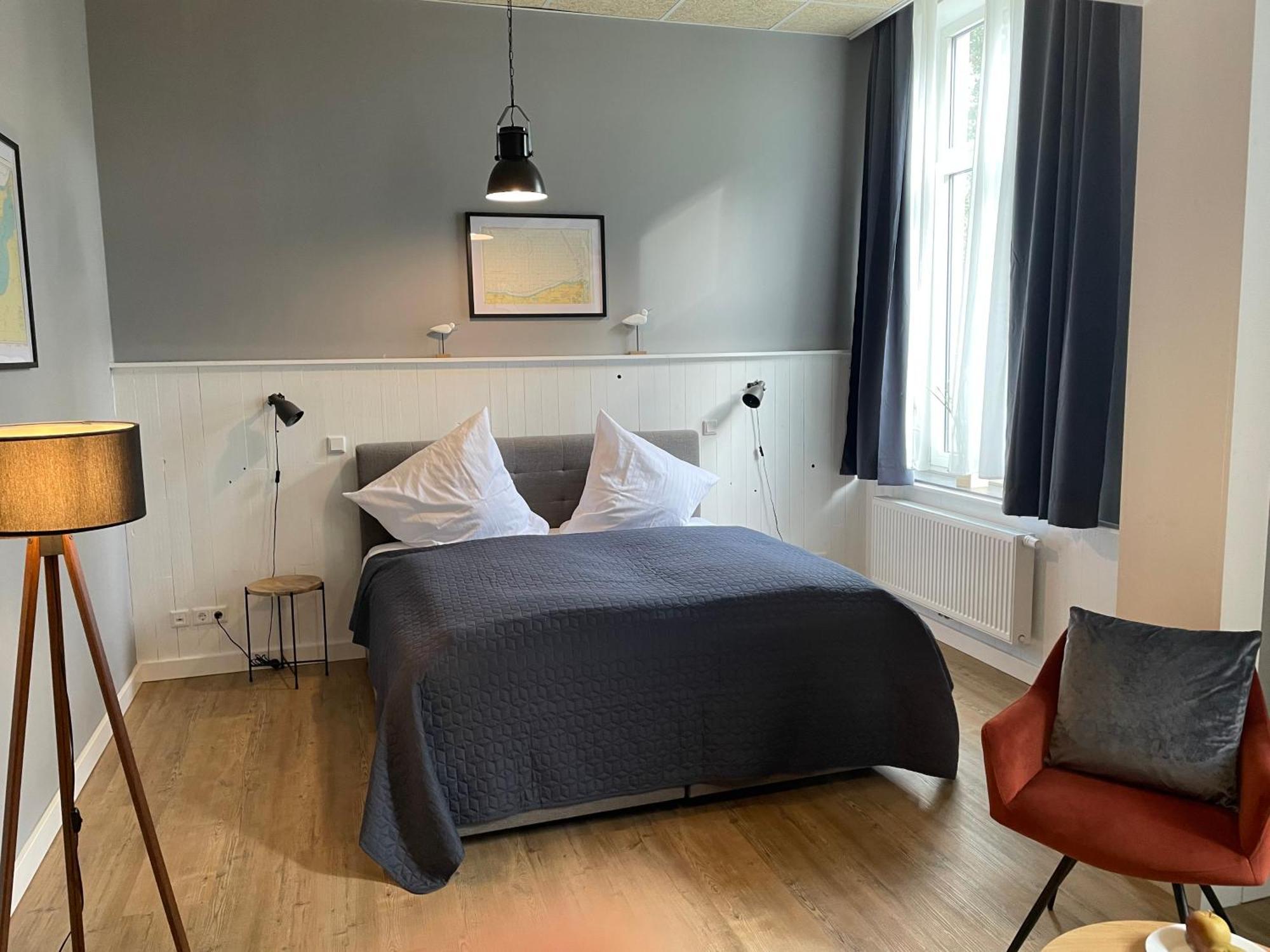 Hotel Alte Navigationsschule Rhauderfehn Extérieur photo